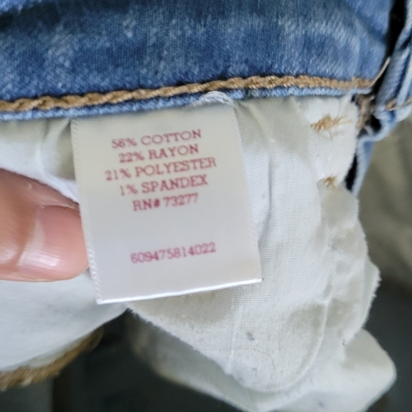 SO Light Blue Wash Midi Distressed Cuffed Jean Shorts - Picture 9 of 9